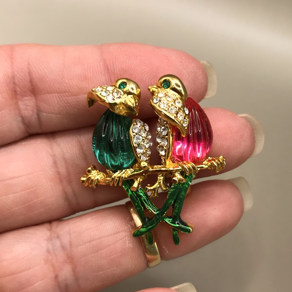 Elegant Gold- Tone and Multicolor Love Birds Brooch - Picture 1 of 7